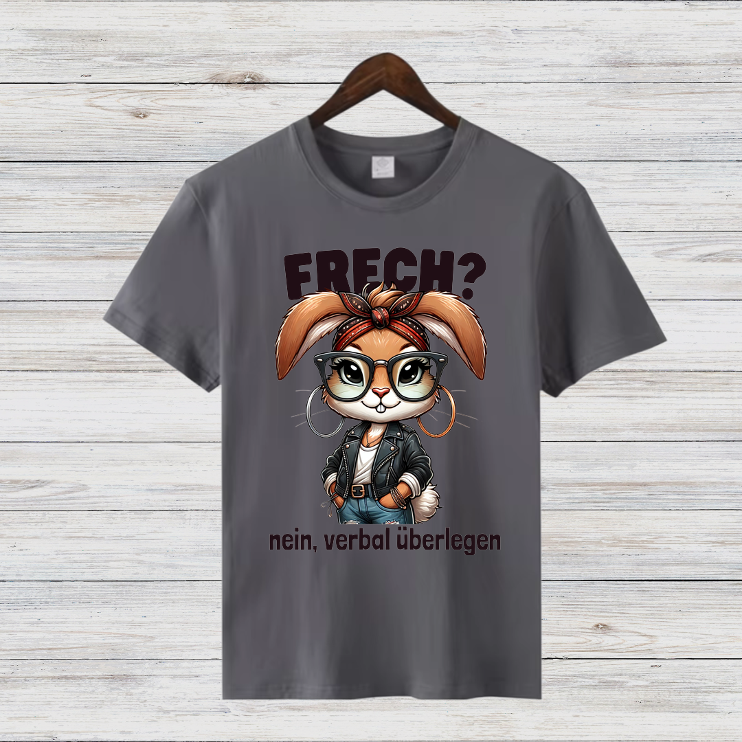 Frech? Nein, verbal überlegen | Lustiges Damen-Shirt | Statement-Shirt mit coolem Hasen-Design | Perfekt für den Winter