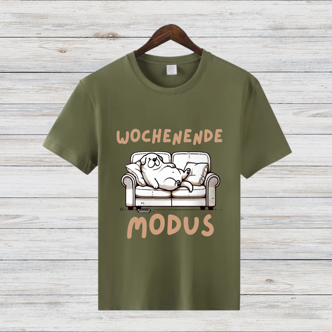 Wochenendmodus Shirt | Lustiges Hunde-Motiv | Statement Shirt für Couch-Liebhaber | Komfortables Freizeitshirt aus Baumwolle